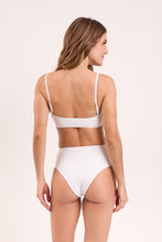 Charger l'image dans la galerie, Model Back: Rio De Sol Bas Bottom Memphis-White Hotpants