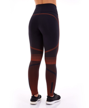 Charger l'image dans la galerie, Model Back: Alto Giro Fitness Bas Legging Bodytex Ii Com Degrade Preto