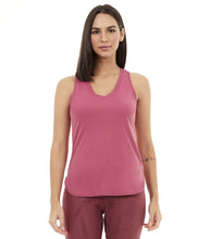 Charger l'image dans la galerie, Model Front: Alto Giro Fitness Haut Regata Skin Fit Alongada Gola V Roxo Reset