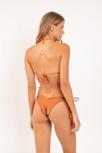 Charger l'image dans la galerie, Model Back: Rio De Sol Bas Bottom Shimmer-Nocciola Frufru