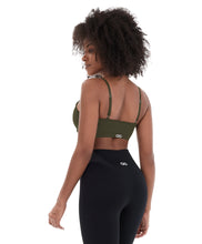 Charger l'image dans la galerie, Model Back: Alto Giro Fitness Haut Top Sem Costura Essential Verde Kalamata