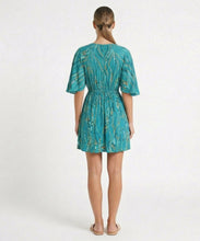 Charger l'image dans la galerie, Model Back: Rio De Sol Mini Dress Rain Mini Dress