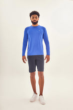 Charger l'image dans la galerie, Model Front: Uv Line T-Shirt Longsleeve Uvpro Brasil Masc Cobalto Upf50+