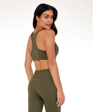 Charger l'image dans la galerie, Model Back: Alto Giro Fitness Haut Top Hyper Costas Nadador Verde Olive
