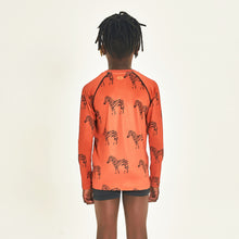 Charger l'image dans la galerie, Model Back: Uv Line T-Shirt Longsleeve Acqua Zebra Inf Upf50+