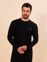 Charger l'image dans la galerie, Model Front: Uv Line T-Shirt Longsleeve Skin Infratherm Masc Preto Upf50+