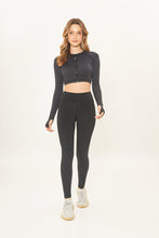 Charger l'image dans la galerie, Model Front: Uv Line Fitness Bas Legging Fit Aspen Black Upf50+