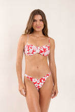 Charger l'image dans la galerie, Model Front: Wednesday In Hawaii By Rio De Sol Haut Top Pua-Hibiscus Coral