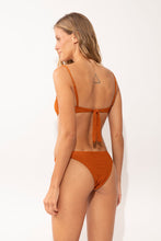 Charger l'image dans la galerie, Model Back: Rio De Sol Bas Bottom Ferrugo Leblon