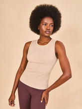 Charger l'image dans la galerie, Gallery: Uv Line Fitness Haut Regata Fem Ribbed Sand Upf50+