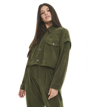 Charger l'image dans la galerie, Model Front: Alto Giro Fitness Haut Jaqueta Cropped Colete Stretch Verde Kalamata