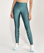 Charger l'image dans la galerie, Model Front: Alto Giro Fitness Bas Legging Atlanta Fitas Refletivas Verde Strong