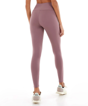Charger l'image dans la galerie, Model Back: Alto Giro Fitness Bas Legging Up C02 Termo Marrom Taupe