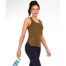 Charger l'image dans la galerie, Model Front: Alto Giro Fitness Haut Regata Skin Fit Inspiracional Verde Olive