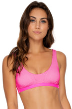 Charger l'image dans la galerie, Model Front: Luli Fama Haut Top Tank Barbie Pink Luli Babe