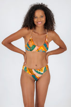 Charger l'image dans la galerie, Model Front: Rio De Sol Haut Top El-Arco Bralette
