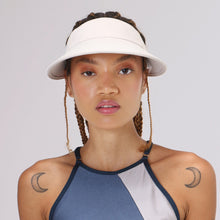 Charger l'image dans la galerie, Model Front: Uv Line Visière Visor Leblon Areia Upf50+
