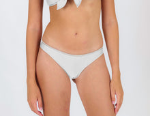 Charger l'image dans la galerie, Gallery: Rio De Sol Bas Bottom Shimmer-White Essential
