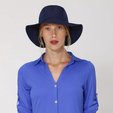 Charger l'image dans la galerie, Model Front: Uv Line Chapeau Souple/Capeline San Remo Marinho Offwhite Upf50+

