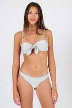 Charger l'image dans la galerie, Model Front: Rio De Sol Bas Bottom Shimmer-White Essential
