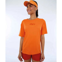 Charger l'image dans la galerie, Model Front: Alto Giro Fitness Haut T-Shirt Skin Fit Make It Fun Laranja Gym
