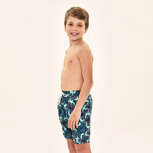 Charger l'image dans la galerie, Image 02: Uv Line Maillot De Bain Garçon Shorts Aqua Hibiscus Kids Upf50+

