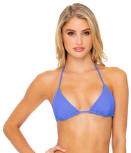 Charger l'image dans la galerie, Model Front: Luli Fama Haut Top Seamless Marina Triana
