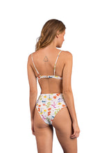 Charger l'image dans la galerie, Model Back: Rio De Sol Ensemble Set Countryside Kyra Hotpants
