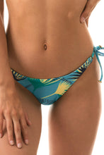 Charger l'image dans la galerie, Gallery: Rio De Sol Bas Bottom Flower Geometric Transp Comfort
