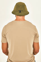 Charger l'image dans la galerie, Model Back: Uv Line Bob Hat Toronto Colors Masc Military Green Upf50+
