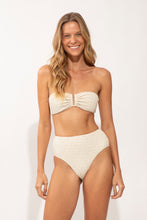 Charger l'image dans la galerie, Model Front: Rio De Sol Bas Bottom Brisa-Offwhite Hotpants
