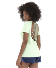 Charger l'image dans la galerie, Model Back: Alto Giro Fitness Haut T-Shirt Skin Fit Rolete Costas Verde Joy
