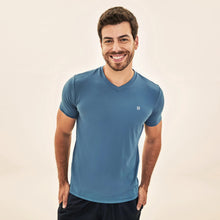 Charger l'image dans la galerie, Model Front: Uv Line T-Shirt Pour Homme T-Shirt Sport Fit Aco
