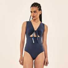 Charger l'image dans la galerie, Image 04: Uv Line Une Pièce Mirela Coqueiros Marinho Upf50+
