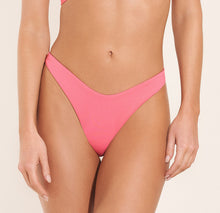 Charger l'image dans la galerie, Model Front: Maaji Bas Bottom Lipstick Rose Dainty Splendour
