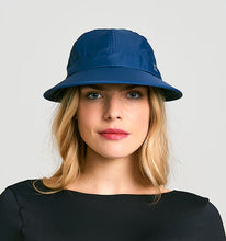 Charger l'image dans la galerie, Model Front: Uv Line Casquette Visor Nice Fem Navy Blue Upf50+
