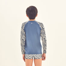 Charger l'image dans la galerie, Model Back: Uv Line T-Shirt Rash Guard Kids Costela Aco Off White Upf50+
