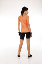 Charger l'image dans la galerie, Model Back: Alto Giro Fitness Bas Bermuda Supplex Meia Coxa Preto
