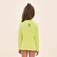 Charger l'image dans la galerie, Model Back: Uv Line T-Shirt Acqua Qr Code Amarelo Fluor Upf50+
