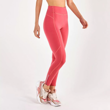 Charger l'image dans la galerie, Model Front: Alto Giro Fitness Bas Legging Supplex Ziper Barra Coral

