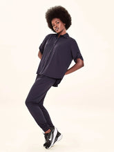 Charger l'image dans la galerie, Model Front: Uv Line Chemise Shirt Copa Black Upf50+
