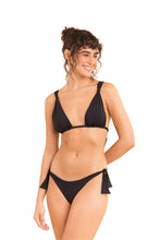 Charger l'image dans la galerie, Model Front: Rio De Sol Ensemble Set Dots-Black Mel Italy
