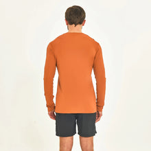 Charger l'image dans la galerie, Model Back: Uv Line T-Shirt Pour Homme Longsleeve Sport Fit Caramelo
