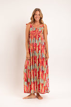 Charger l'image dans la galerie, Model Front: Rio De Sol Vêtement De Plage Sea-Bloom Long Dress Chiara
