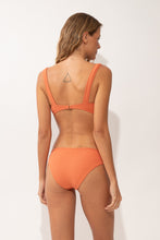 Charger l'image dans la galerie, Model Back: Rio De Sol Haut Top Sand-Argila Mary
