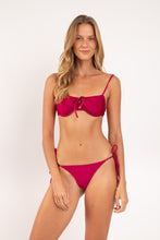 Charger l'image dans la galerie, Model Front: Rio De Sol Haut Top Shimmer-Desejo Balconet-Tie

