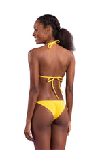 Charger l'image dans la galerie, Model Back: Rio De Sol Ensemble Set Malibu-Yellow Tri-Inv Cheeky-Tie
