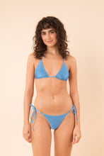 Charger l'image dans la galerie, Model Front: Rio De Sol Bas Bottom Shimmer-Baltic-Sea Cheeky-Tie
