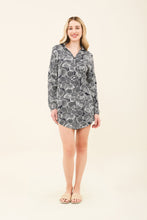 Charger l'image dans la galerie, Model Front: Uv Line Chemise Shirtdress Dalia Marinho Upf50+
