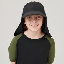 Charger l'image dans la galerie, Model Front: Uv Line Casquette Cap Legionario Teens Inf Black Upf50+
